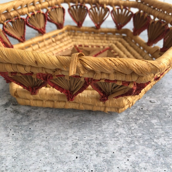 Unique Vintage Wicker Star Basket - Picture 3 of 6